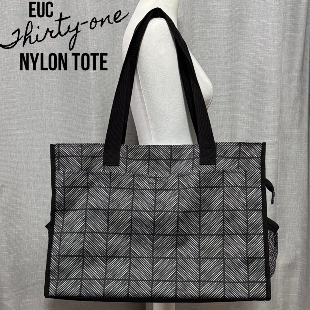EUC thirty-one Large Shoulder Bag-Black & White Geometric Print-ZipTop-Nylon